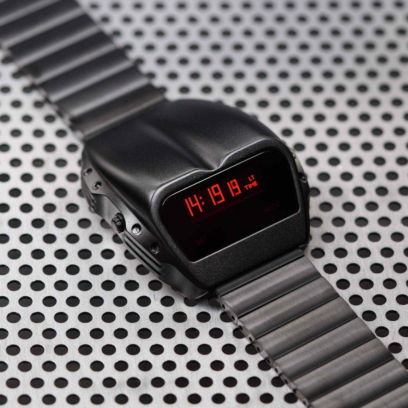 T-800 (Black/Red) Fullmetal Shockproof OLED Limited Edition Watch