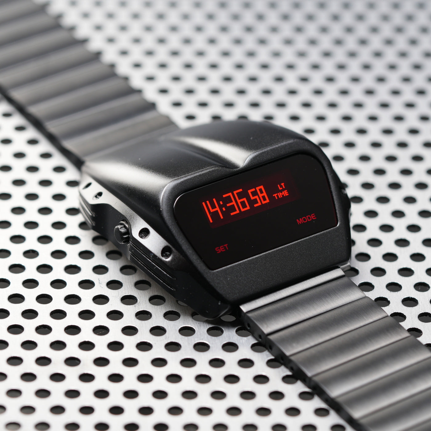 T-800 (Black/Red) Fullmetal Shockproof OLED Limited Edition Watch