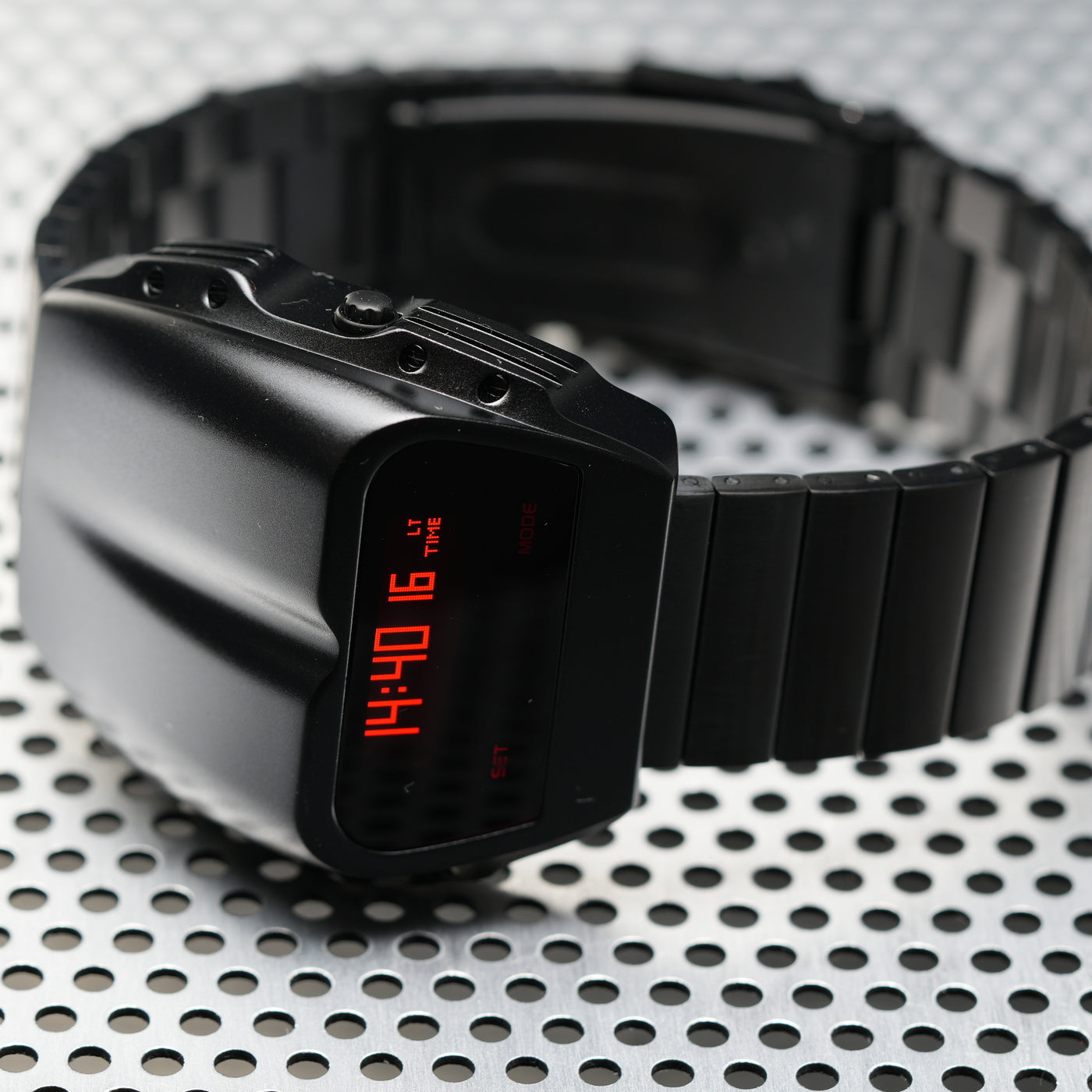 T-800 (Black/Red) Fullmetal Shockproof OLED Limited Edition Watch
