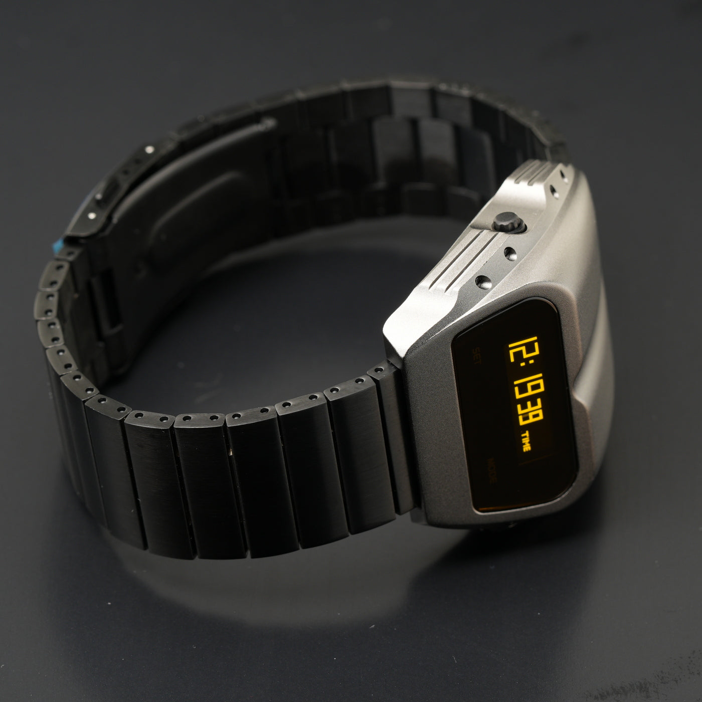 T-800 (Gray/Yellow, Black Bracelet) Fullmetal Shockproof OLED Limited Edition Watch