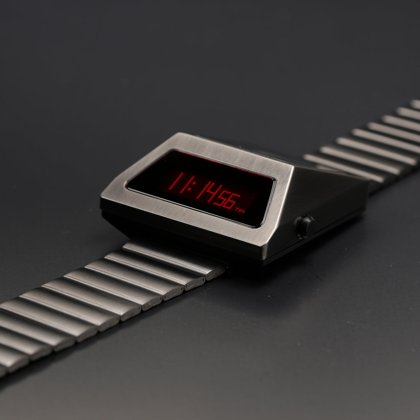 T-700 Blade (B-version, Dark Grey/Red) Fullmetal Shockproof OLED Limited Edition Watch