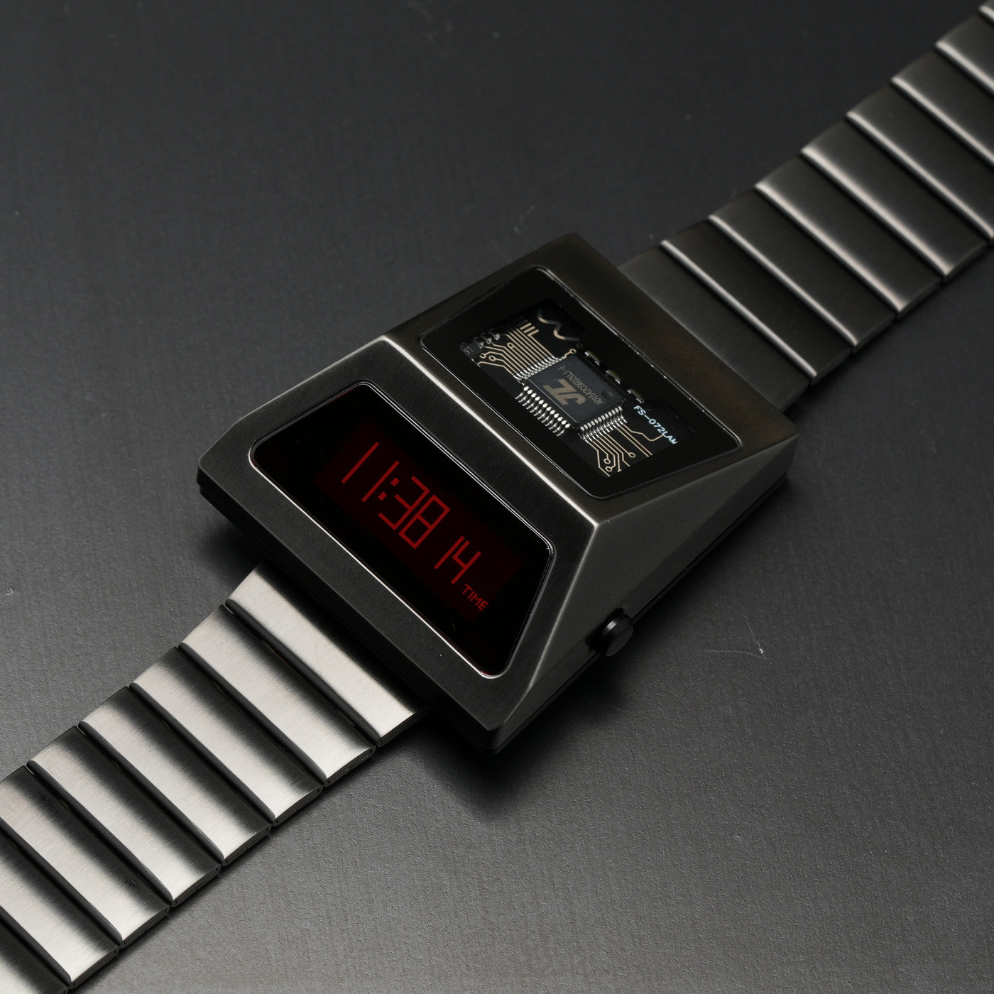 T-700 Blade (B-version, Dark Grey/Red) Fullmetal Shockproof OLED Limited Edition Watch
