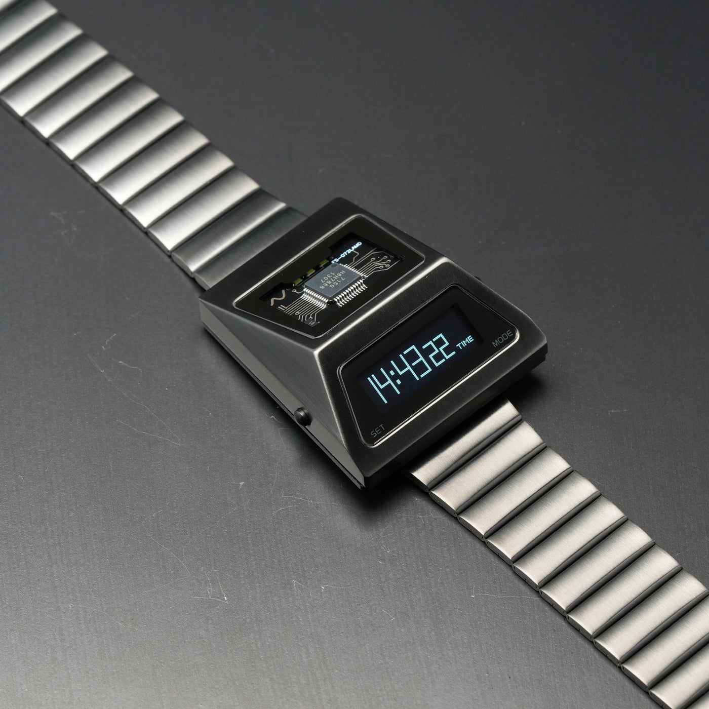 T-700 Blade (B-version, Dark Grey/White) Fullmetal Shockproof OLED Limited Edition Watch