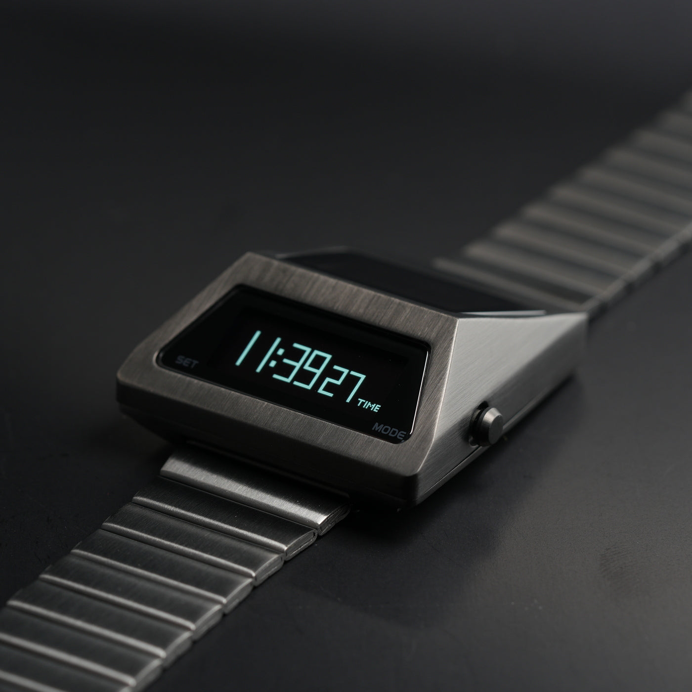T-700 Blade (A-version, Dark Grey/White) Fullmetal Shockproof OLED Limited Edition Watch