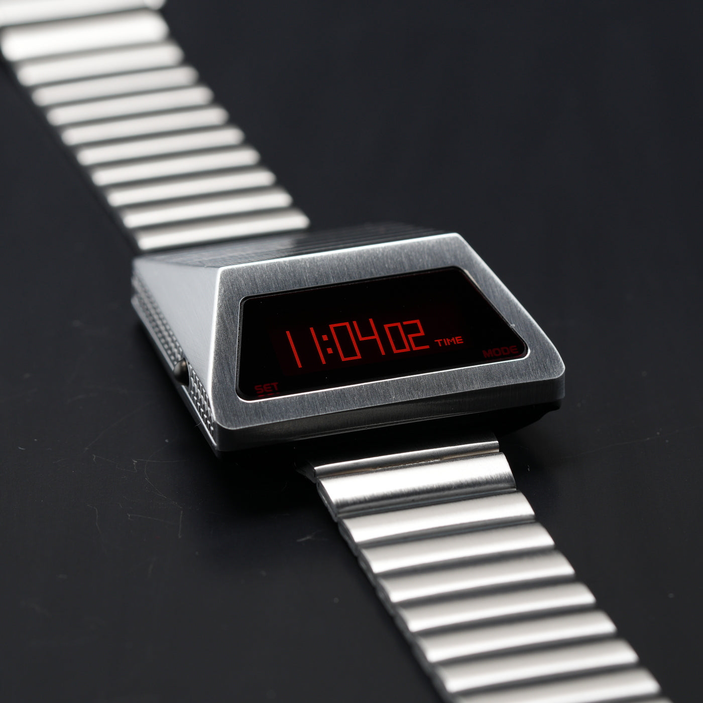 T-700 Blade (C-version, Silver/Red) Fullmetal Shockproof OLED Limited Edition Watch