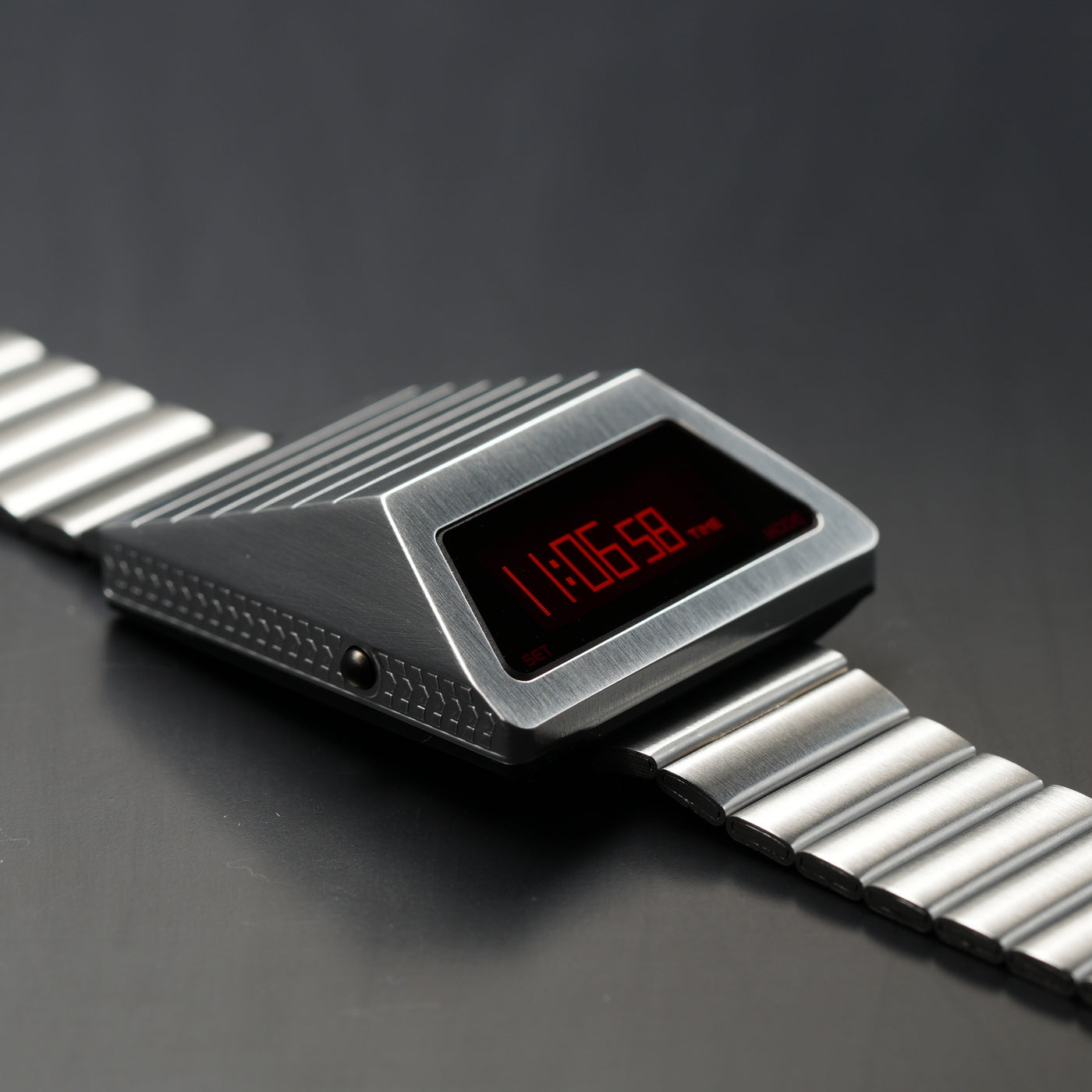 T-700 Blade (C-version, Silver/Red) Fullmetal Shockproof OLED Limited Edition Watch