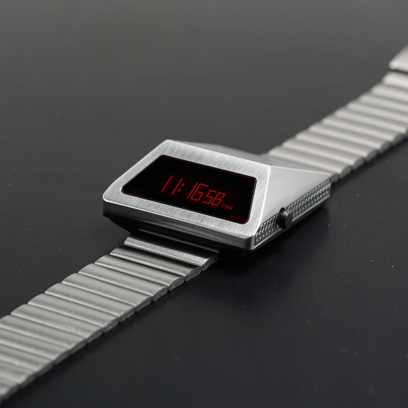 T-700 Blade (C-version, Silver/Red) Fullmetal Shockproof OLED Limited Edition Watch