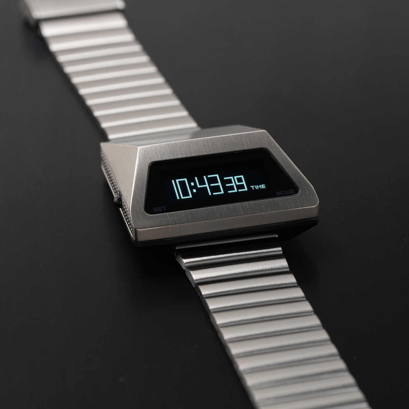 T-700 Blade (C-version, Silver/White) Fullmetal Shockproof OLED Limited Edition Watch