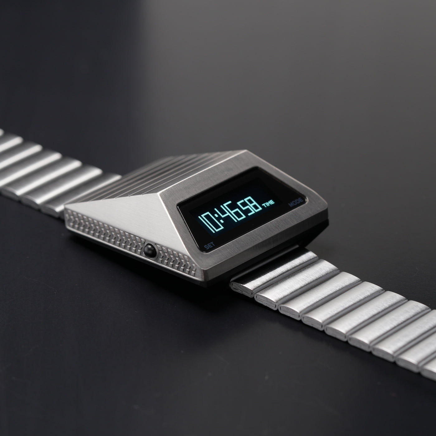 T-700 Blade (C-version, Silver/White) Fullmetal Shockproof OLED Limited Edition Watch