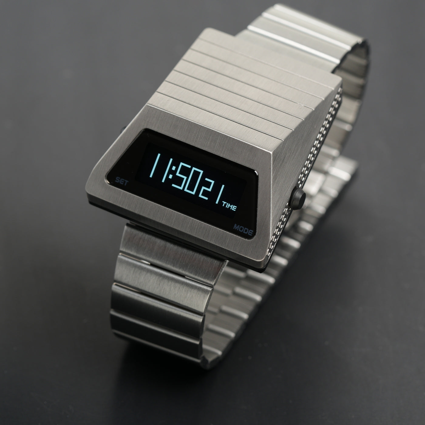 T-700 Blade (C-version, Silver/White) Fullmetal Shockproof OLED Limited Edition Watch