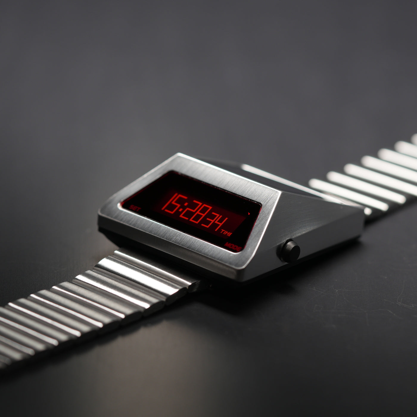 T-700 Blade (A-version, Silver/Red) Fullmetal Shockproof OLED Limited Edition Watch