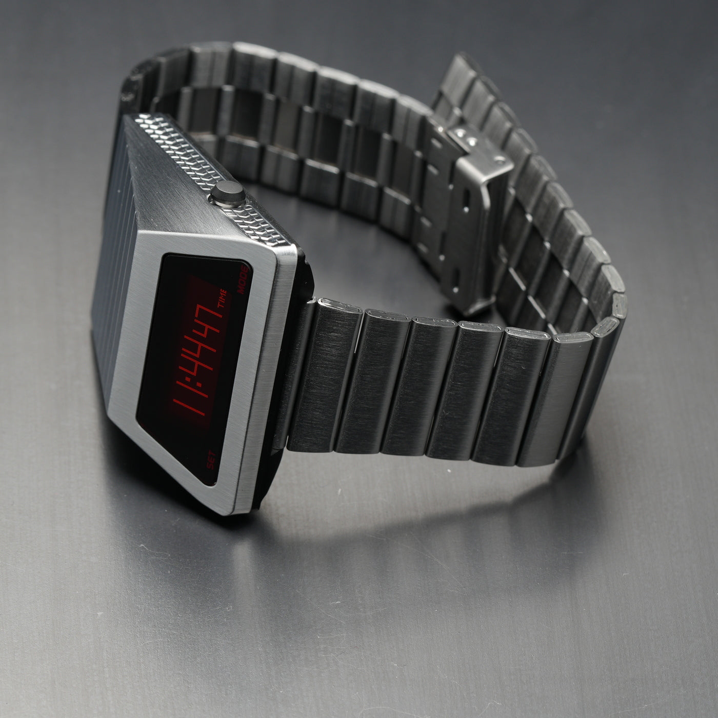 T-700 Blade (C-version, Silver/Red) Fullmetal Shockproof OLED Limited Edition Watch